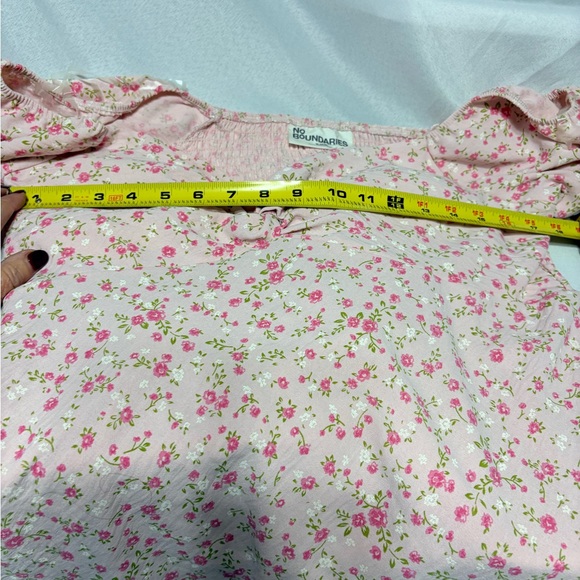 women's mini dress with puff sleeves and a pink floral print. - Picture 5 of 8